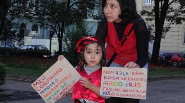 Não faltaram crianças nas manifestações. Foto de Camila Xavier, usada com permissão