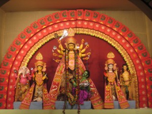 Imagem de Durga no santuário de Kolkata do Sul. Foto de Aparna Ray.