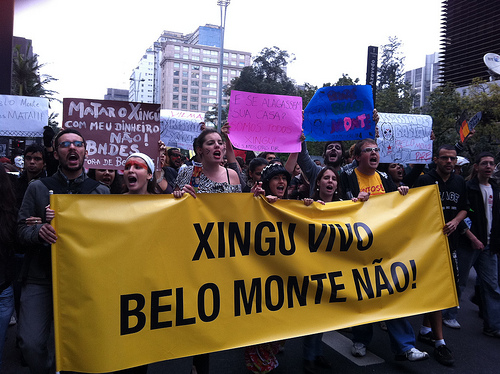Banner reads: "Xingu Alive - Not Belo Monte!". Photo by Raphael Tsavkko on Flickr, used with permission.