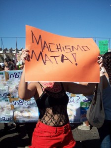 "Machismo Mata", Marcha das Vadias, Brasilia 2011. Foto de Bianca Cardoso no Flickr (CC BY-NC-ND 2.0)