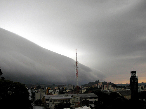 Storm approaching in Marau, Rio Grande do Sul, 2009. Photo by Mateus Waechter on Flickr (CC BY-NC 2.0)