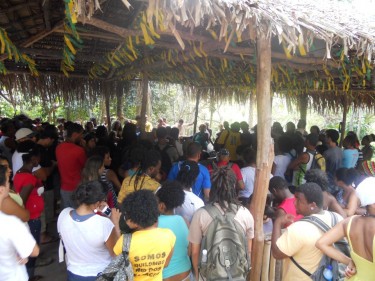 Plenary in Quilombo Rio dos Macacos. Photo shared by Poliana Rebouças on Facebook. 