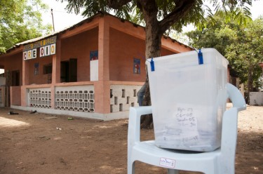 Mesa de voto para militares. Foto de Giuseppe Piazzolla copyright Demotix (15/03/2012)