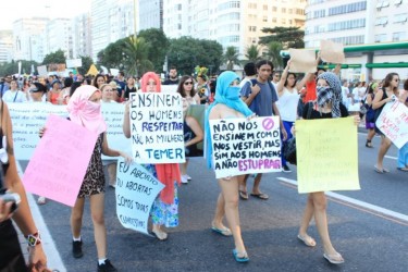 "Don´t teach us how to dress, teach men not to rape". Photo by Camila Prott, used with permission