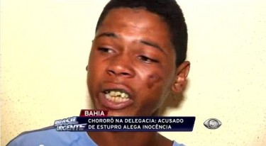 Still from the YouTube video of the programme Brasil Urgente in which Paulo Sérgio appears with a wounded face