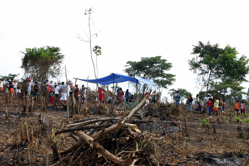 About 150 families from neighborhoods that will be flooded by the construction of the Belo Monte dam were violently evicted by police in Altamira, Brazil.  Photo by K. L. Hoffmann copyright Demotix (17/06/2012)