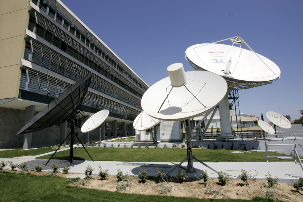 Antennas at RTP headquarters, Avenida Marechal Gomes da Costa, Lisbon. Photo from rtppt on Flickr (CC BY-NC-SA 2.0)