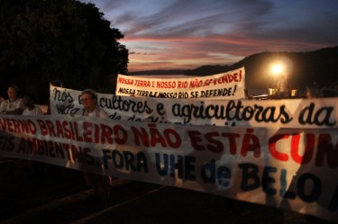 Manifestantes contra usina de Belo Monte, Altamira. Foto de K. L. Hoffmann copyright Demotix (19 de Agosto, 2011)