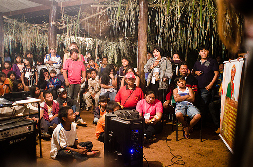 Meeting of Guaraní-Kaiowá teachers and leaders, November 2012. Photo by percursodacultura on Flickr (CC BY-SA 2.0)