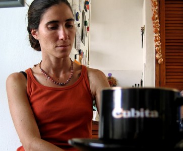 Yoani Sánchez consiguió la autorización para salir de Cuba (Foto: Andre Deak, en Flickr)
