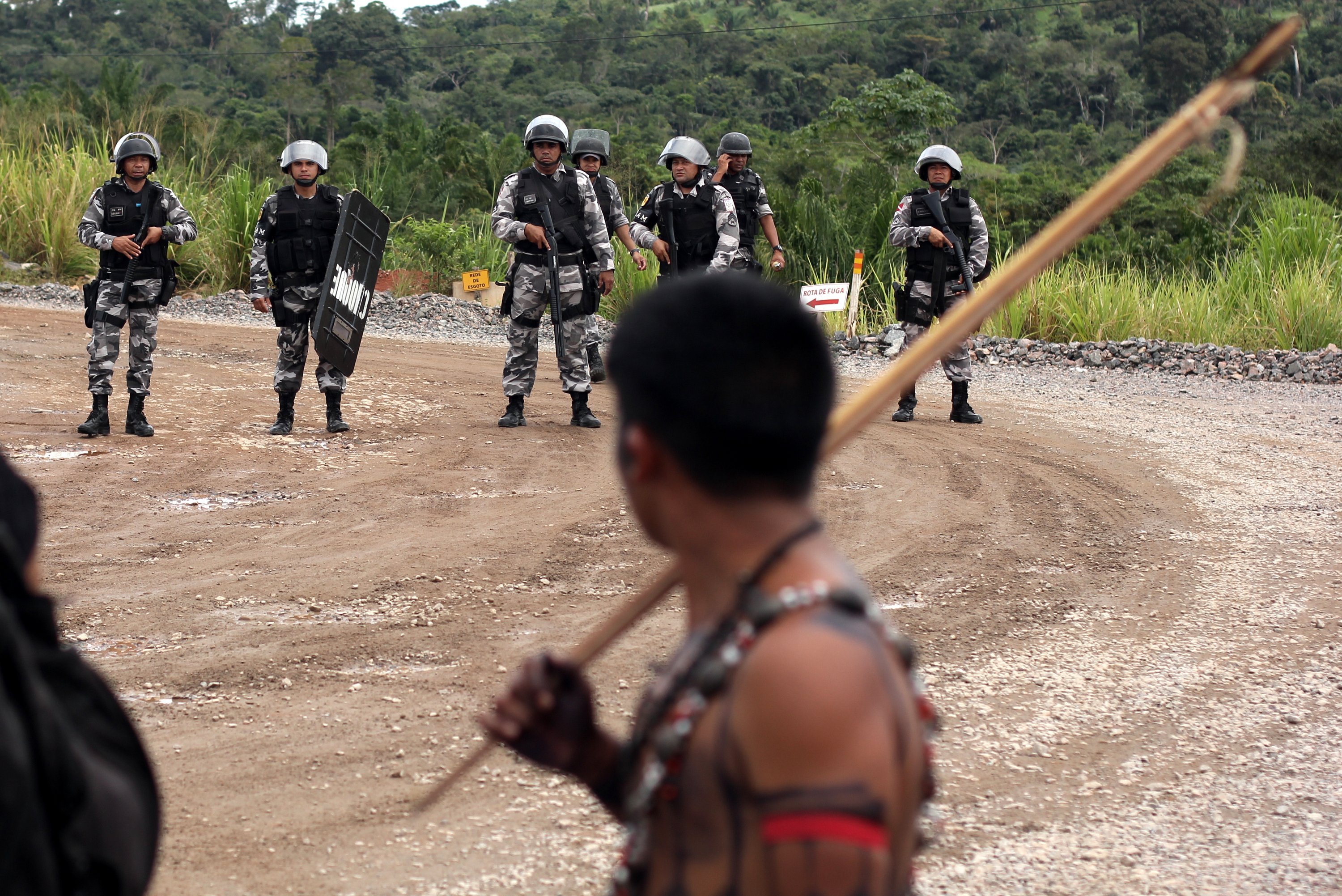 Alcuni indigeni invadono il cantiere di Belo Monte. Foto di Ruy Sposati, immagine autorizzata.