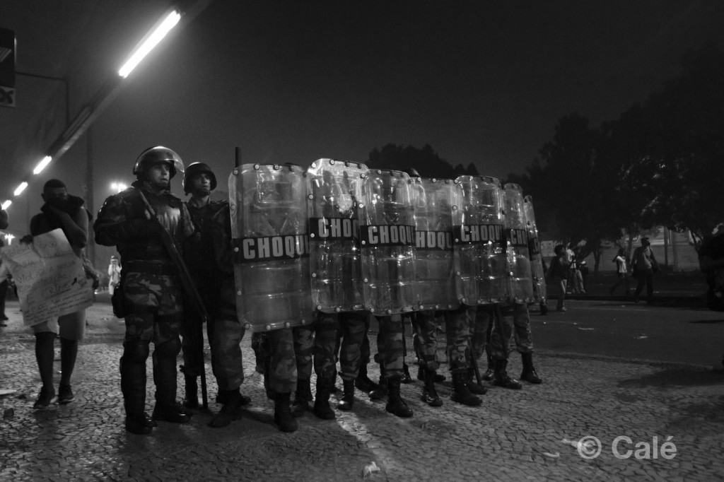 Protestos no Rio acabam em reação violenta da polícia
