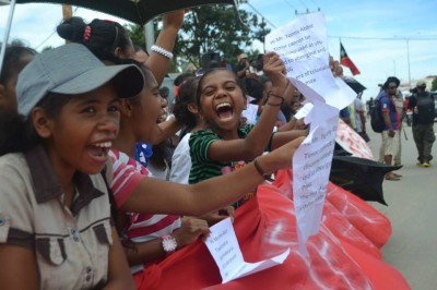 Protesto em Timor-Leste contra o 'regresso do colonialismo'. Página do Facebook de Mario Amaral