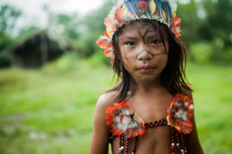 Jovens e crianças ficam ansiosos para participar dos rituais de canto e dança. Eles só falam em Munduruku entre si. Foto: Marcio Isensee e Sá, Agência Pública. CC BY-ND.
