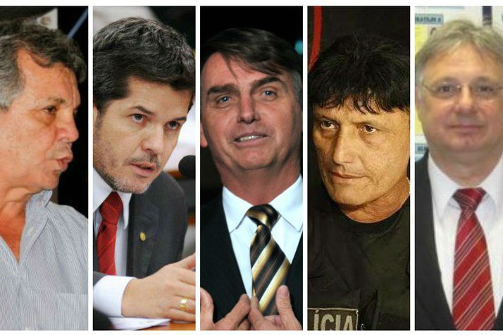 A bancada da bala na Câmara dos Deputados em Brasília. Da esquerda para direita, Alberto Fraga, Delgado Waldir, Jair Bolsonaro e Moroni Torgan. Reprodução/Facebook