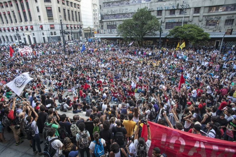 Concentração da manifestação no centro de são Paulo. Imagem: Mídia Ninja, CC BY-2.0