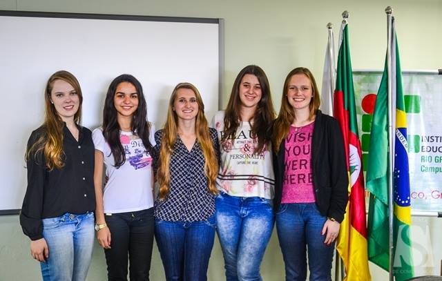 Grupo de estudantes do Rio Grande do Sul criou o Helping Hand, site e aplicativo para ajudar imigrantes e refugiados.  Crédito: Bruna Maria de Moura