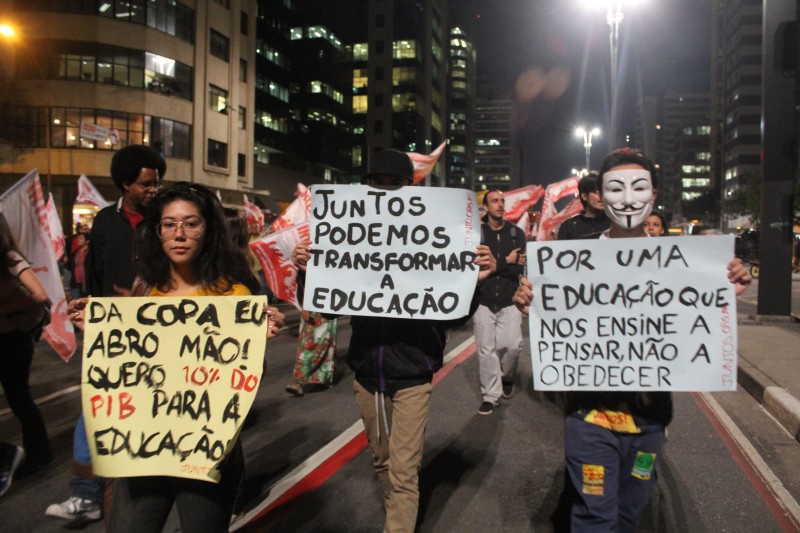 PRotsto contra a COpa em São Paulo. Foto de Raphael Tsavkko Garcia, uso livre.