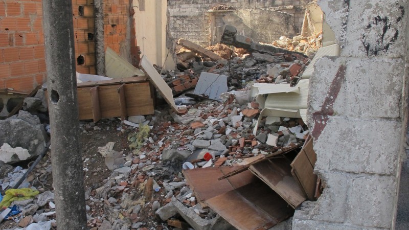 Escombros das casas demolidas na Metrô-Mangueira. Foto: Catalytic Communities/Flyckr CC BY-NC-SA 2.0